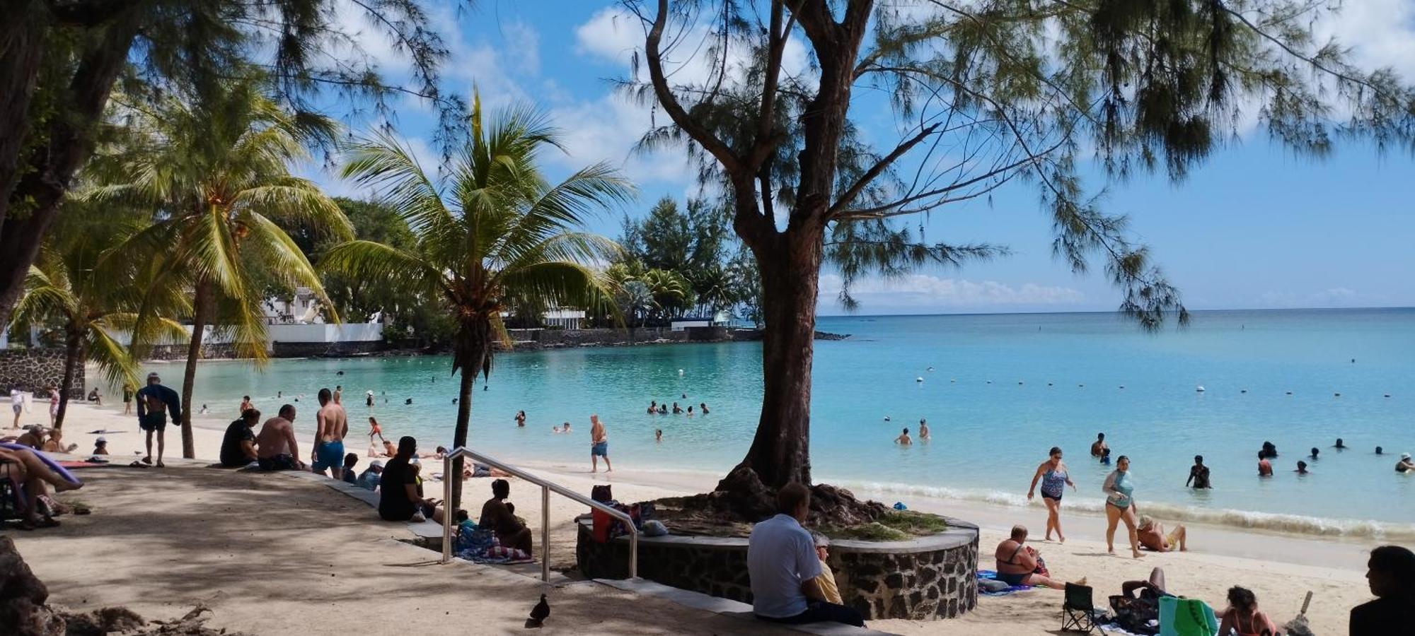 Appartement Le Dauphin Du Lagon Bleu - Plages De Mont Choisy Et De Trou Aux Biches Grand Baie Extérieur photo